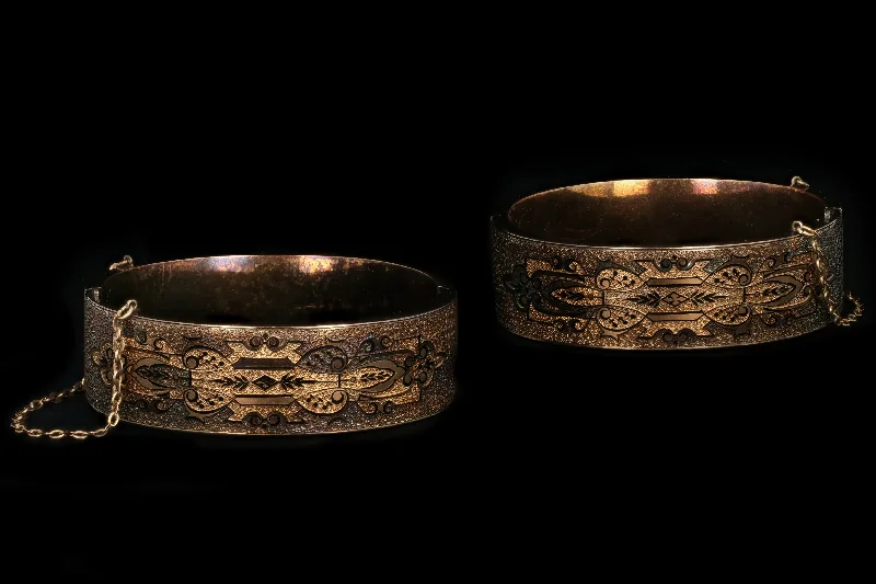 Victorian 14K Gold Pair of Wedding Bangles/Bracelets With Original Box